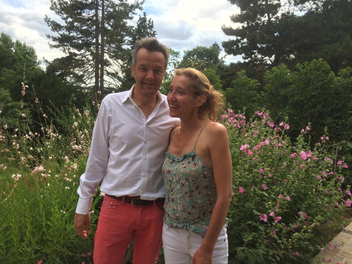 Denis & Virginie - Chateau A Pied - Parking Gratuit Bed & Breakfast Versailles Exterior photo